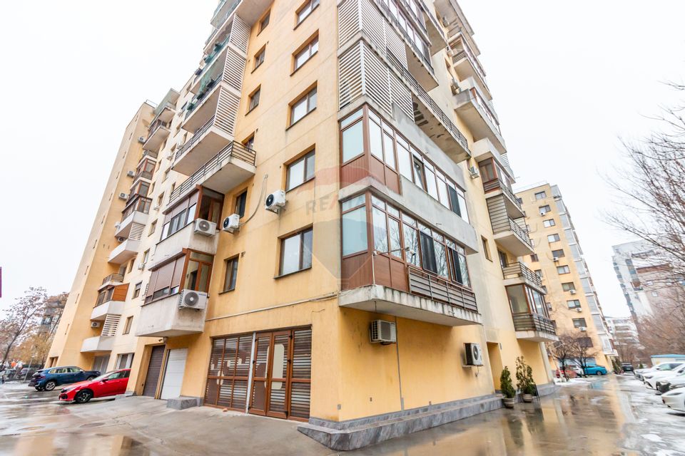 Apartament cu 3 camere de vânzare în zona Mihai Bravu