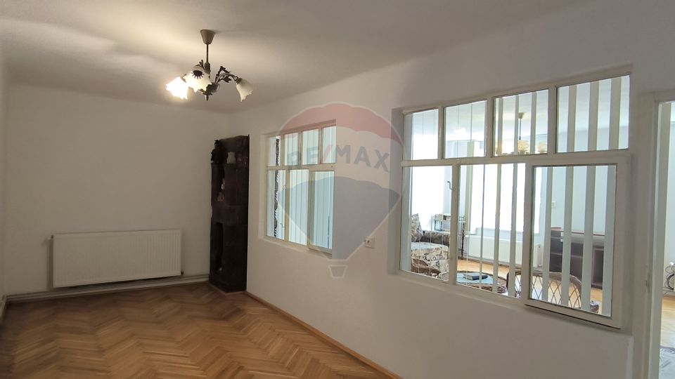 4 room Apartment for sale, Central area