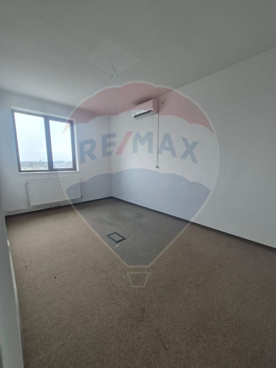 110sq.m Office Space for rent, Alfa area