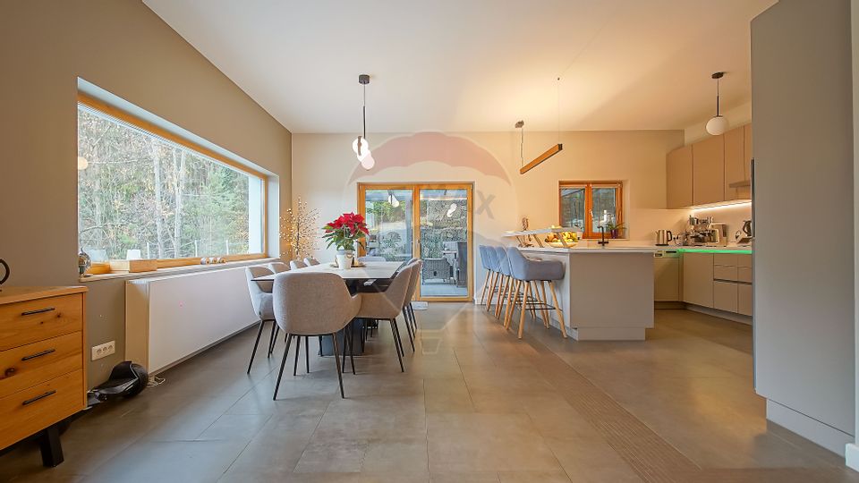 Vila moderna cu vedere spre padure Poiana Angelescu