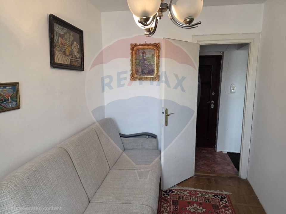 Apartament cu 3 camere de vânzare în zona Take Ionescu