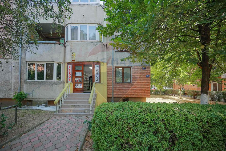 Apartament cu spațiu comercial, diverse destinații, vânzare, Rogerius