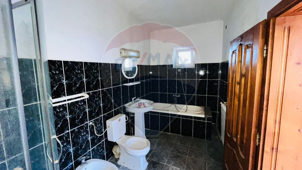 Casă / Vilă cu 4 camere de vânzare Santandrei