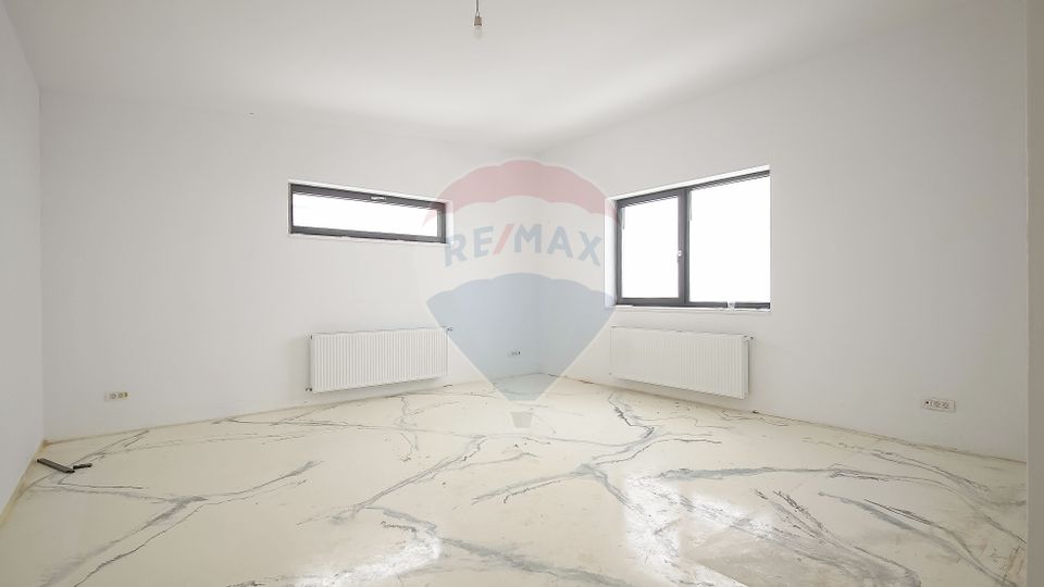 320sq.m Commercial Space for sale