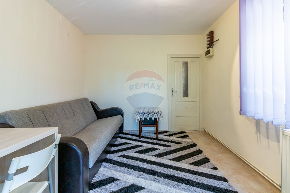 Casa+Laborator+ Teren 12.700 mp + casa de vacanta - Bolintin Vale