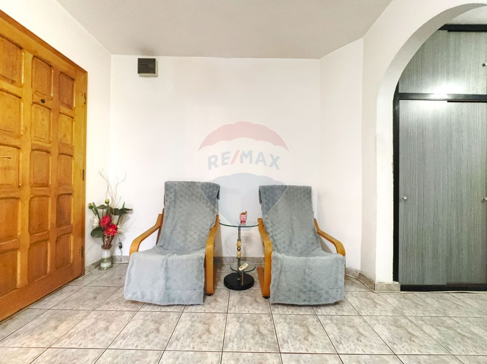 3 camere Complet decomandat  Aradului-Vest Etaj intermediar