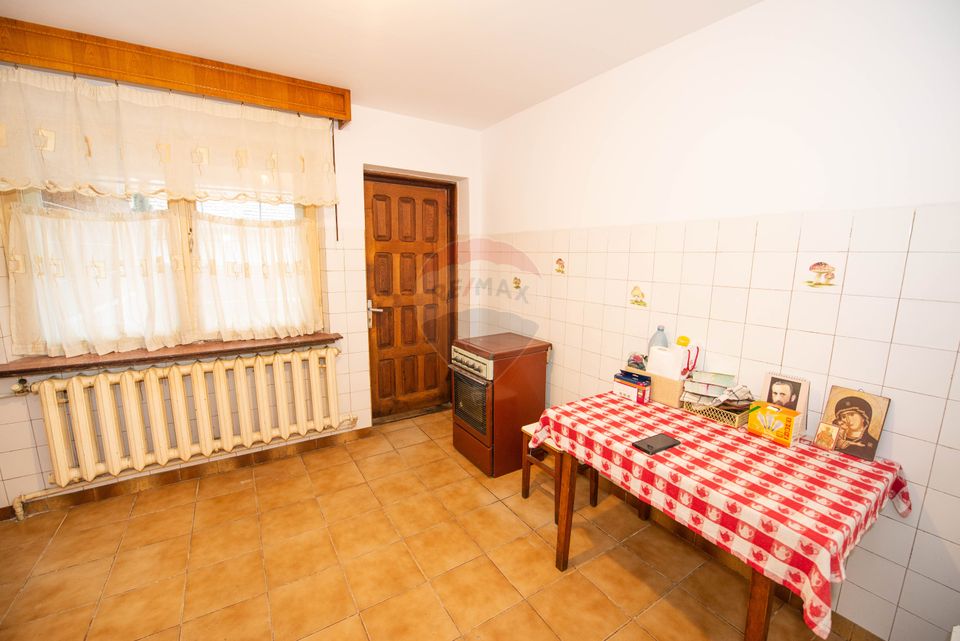 Casa individuala cu 7 camere, de vanzare 250 mp utili,  Buzau