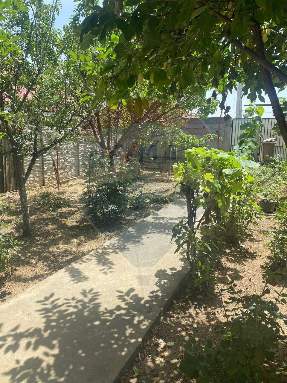 Casă / Vilă cu 5 camere de vânzare în zona Romanesti