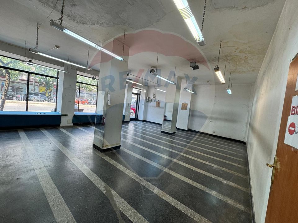 Commercial space for rent / Streetside / North Railway Station / 98sqm