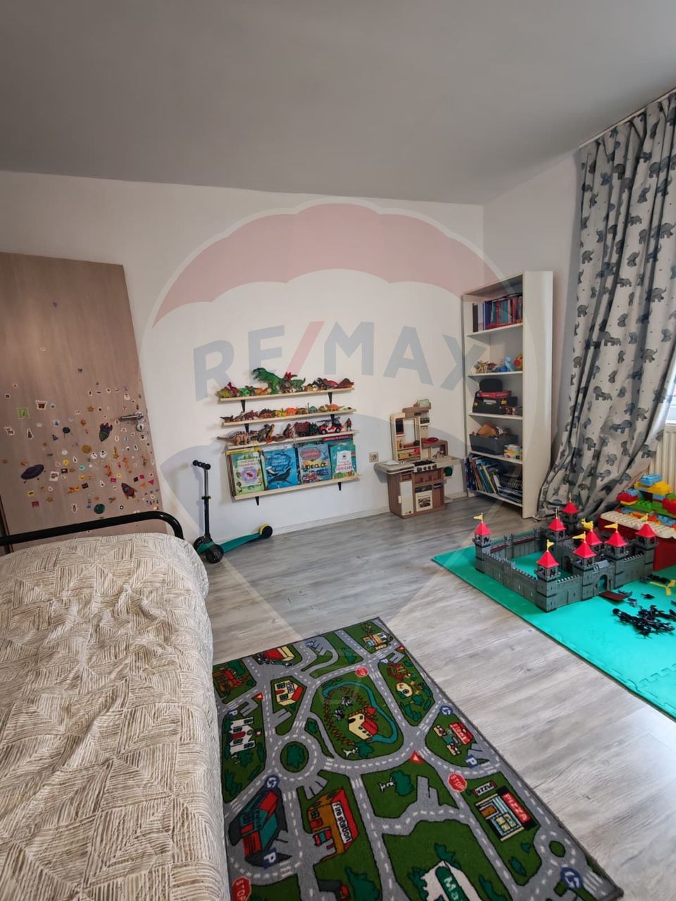 P+E+M cu 13 camere, Bariera Valcii in proximitatea Spitalului Regional