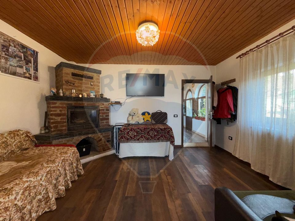 Casa cu teren de vanzare Golesti-Ramnicu Valcea / Manastirea Filimon