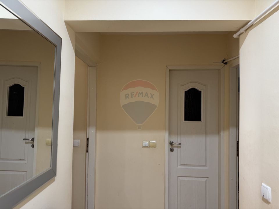 De Vanzare Apartament 4 camere - Ultra Central (orientare N-S)