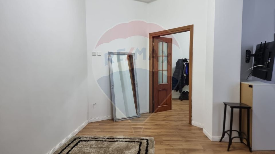 Spațiu de birouri/ Casa  cu 3 camere de inchiriat Calea Plevnei