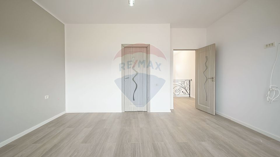 Casă modernă Bunloc, vedere Bucegi, 186 mp, comision 0