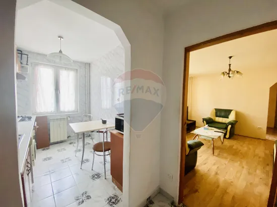 De vanzare | Apartament 3 camere cu balcon | Teiul Doamnei - Colentina 8
