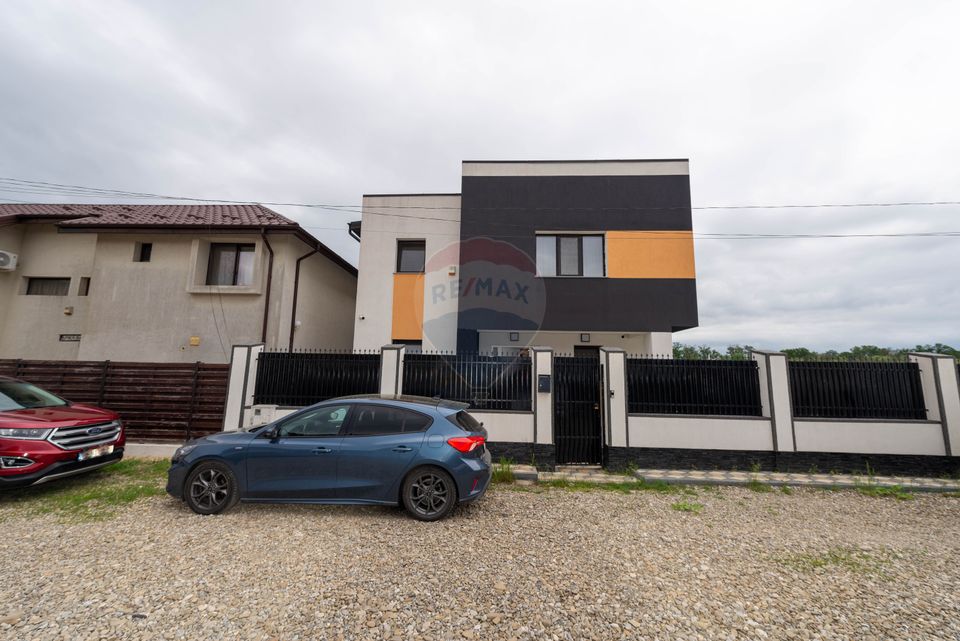 House - Villa 4 rooms in Pantelimon Magic Lake, Cernica forest