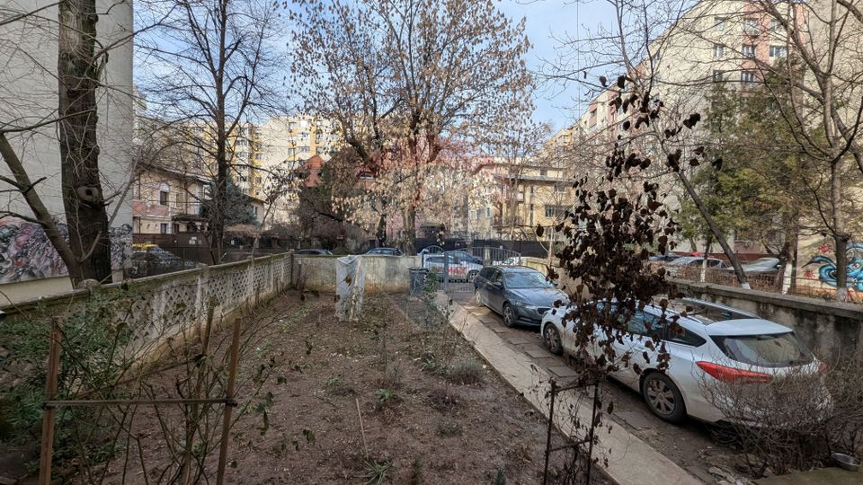 Vânzare Casă / Vilă cu 11 camere  în zona Iancului