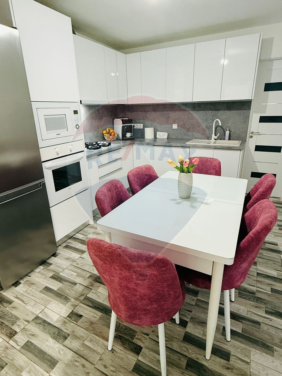 6 room House / Villa for sale, Est area