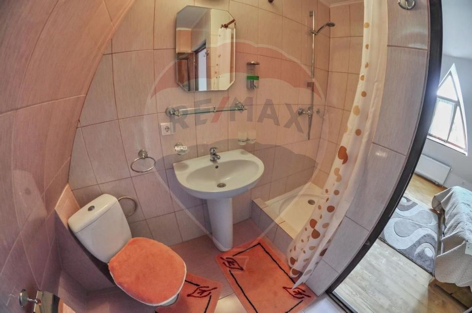 Casă stil maramuresan 4 cam, 4 bai, teren 4000mp, Botiza, Maramures