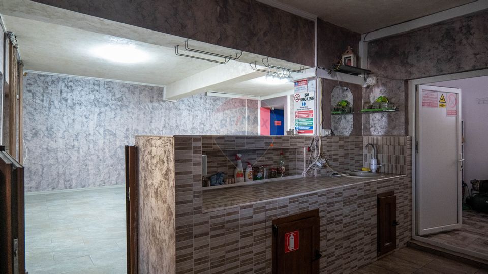 Vânzare imobil cu funcțiune mixtă Ungureni/ Dambovita