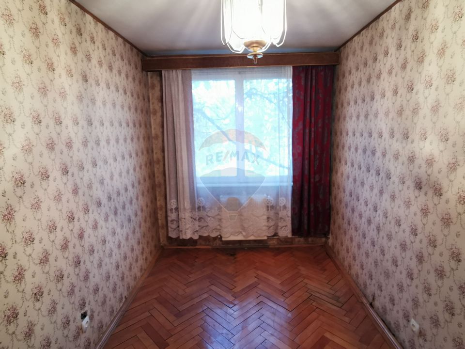 Apartament cu 3 camere de vânzare în zona Ultracentral