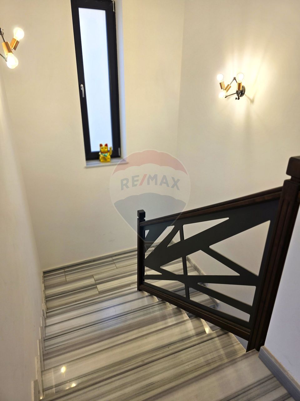 4 room House / Villa for sale, Micro 14 area