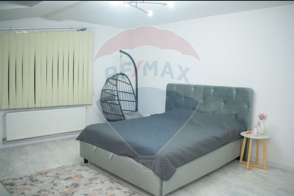 Casă / Vilă cu 5 camere de vânzare