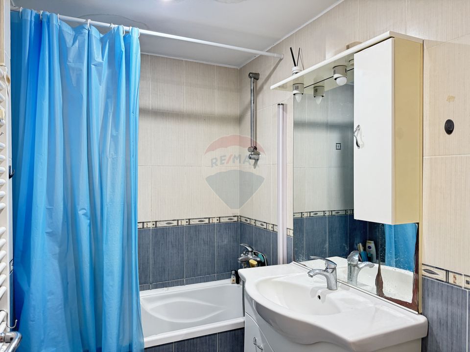 De Vanzare Apartament 4 camere - Ultra Central (orientare N-S)