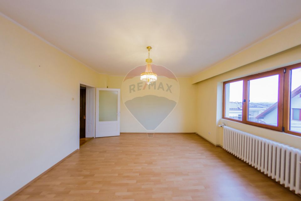 Casă de închiriat lângă parc – potrivită pentru centru / birouri