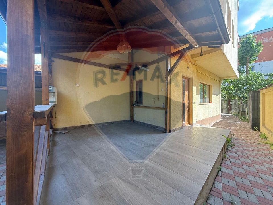 Cladire/Casa P+3+T Rovine Oportunitate Investitie