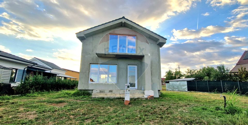 4 room House / Villa for sale