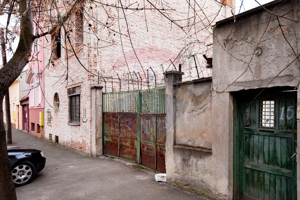 Casă cu teren de 500 mp, situată pe strada Transilvaniei