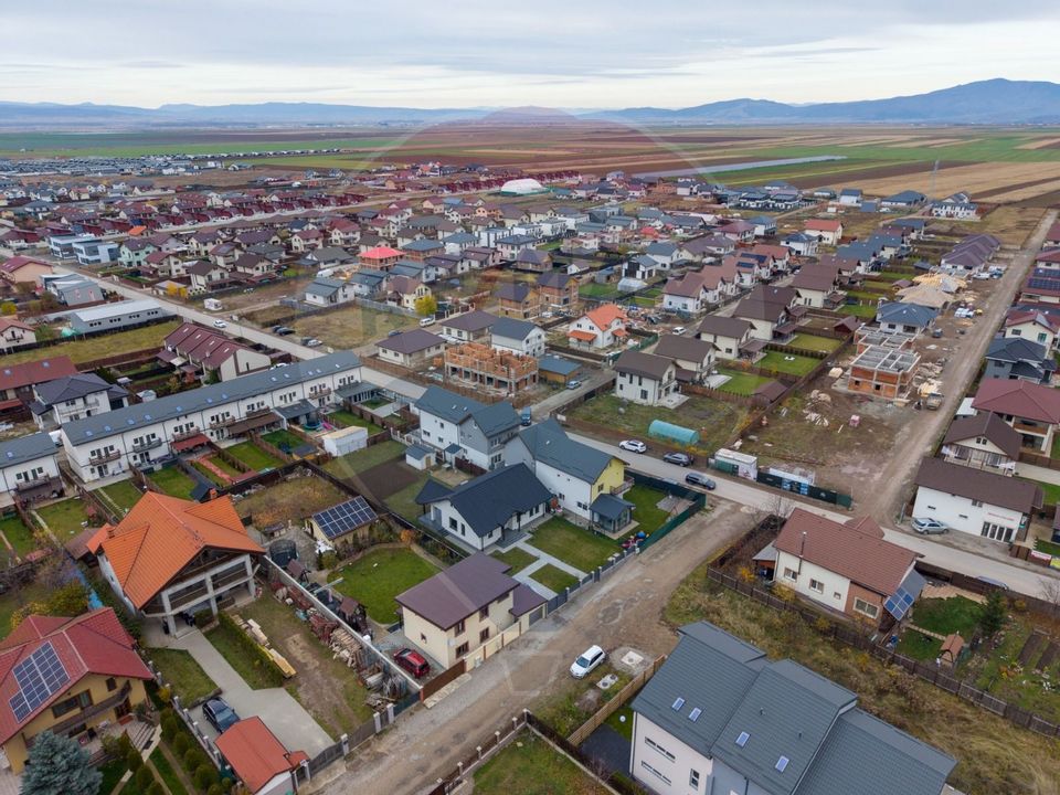 Casă 4 camere, de inchiriat, Izvor!