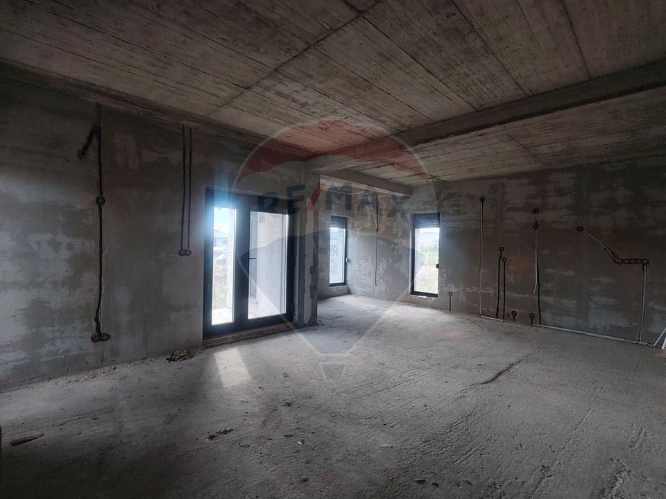 5 room House / Villa for sale