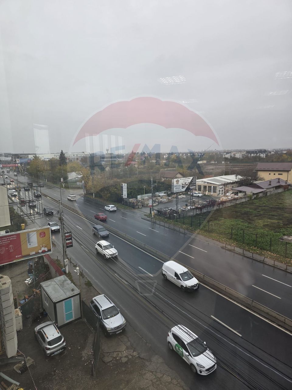 Vanzar spatii comerciale + birouri DN1 Otopeni stradal 2246 mp