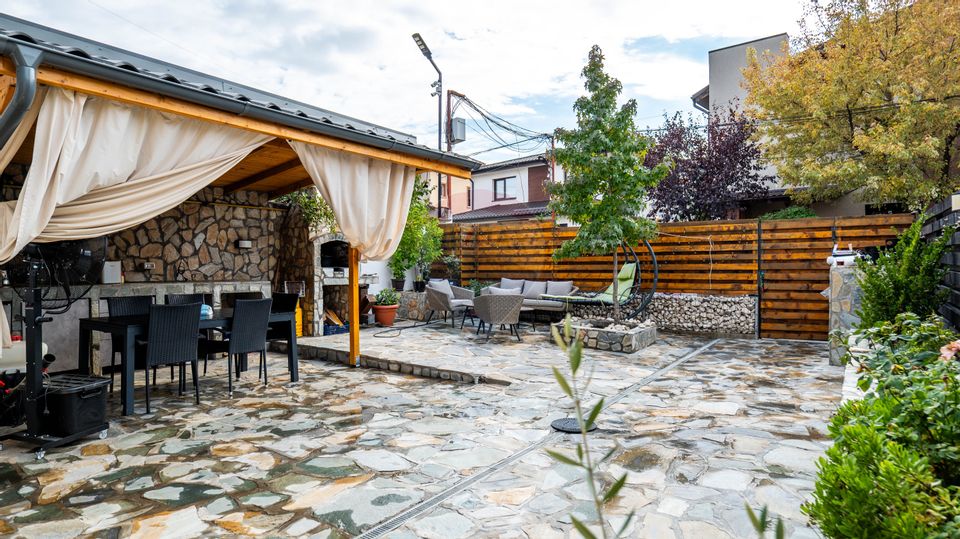 Vanzare - vilă 4 camere de complet mobilata, str. Caisului - Dobroesti