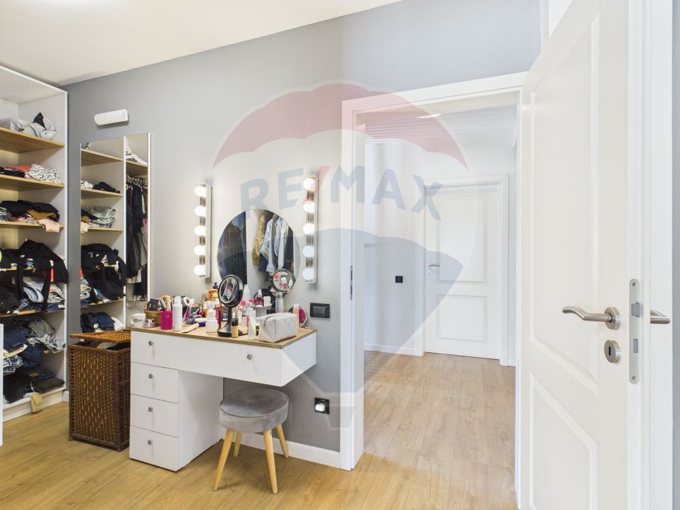 Villa with 6 rooms, pool and land 1300 sqm, for sale in Otopeni