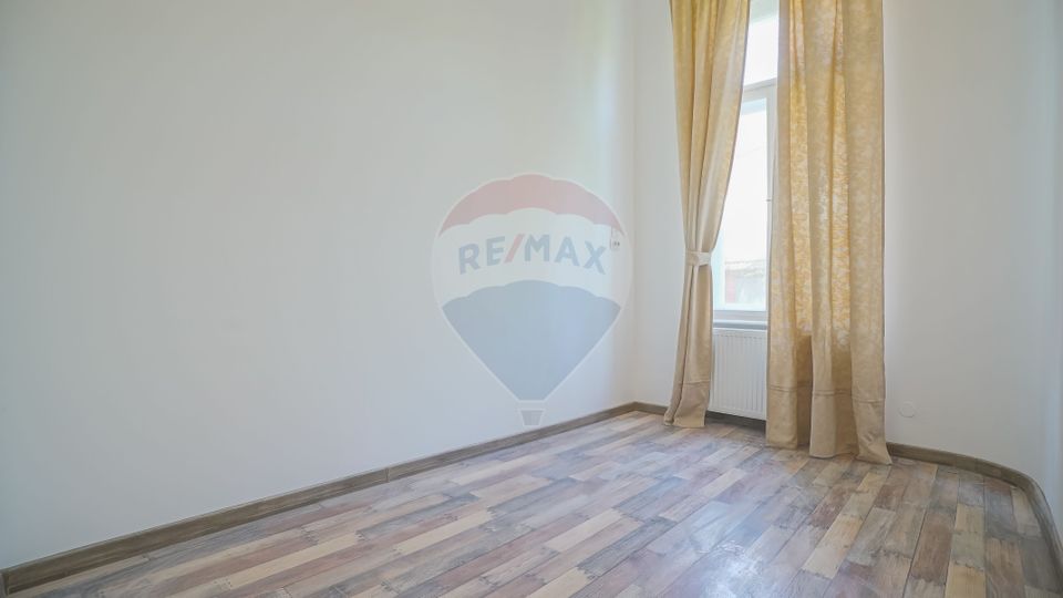 Apartament recent renovat langă Teatrul Dramatic. Fără comision!