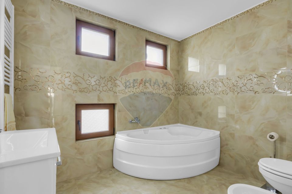 6 room House / Villa for sale