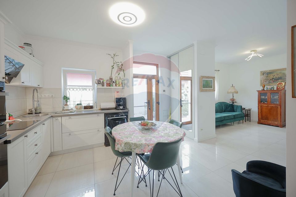 5 room Apartment for sale, Central area