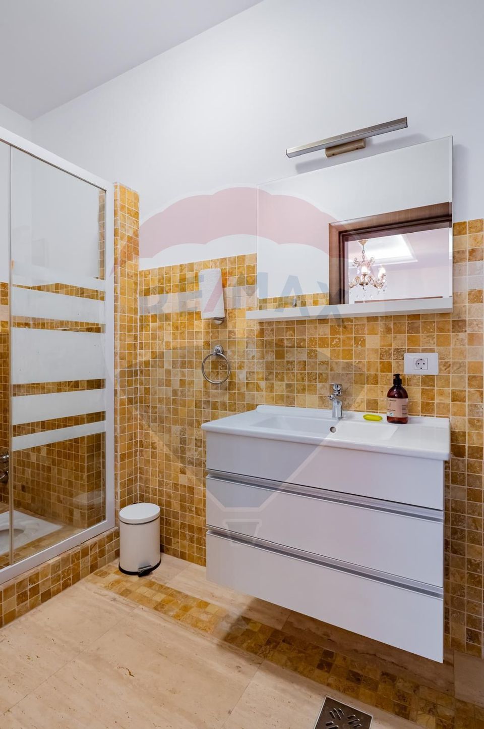 Penthouse de vanzare in Mamaia vedere frontala lac si marea Neagra