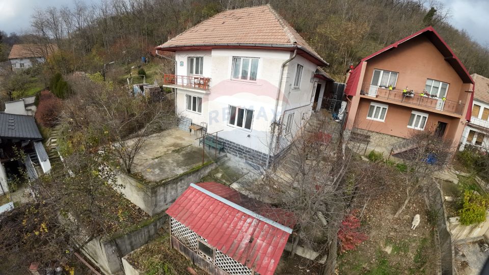 Casă / Vilă cu 5 camere de vânzare în zona Exterior Sud