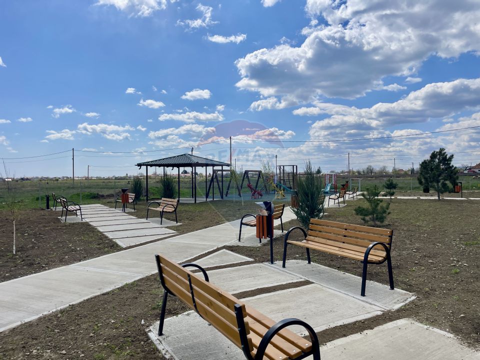 Casă / Vilă cu 3 camere de vânzare în zona Vest