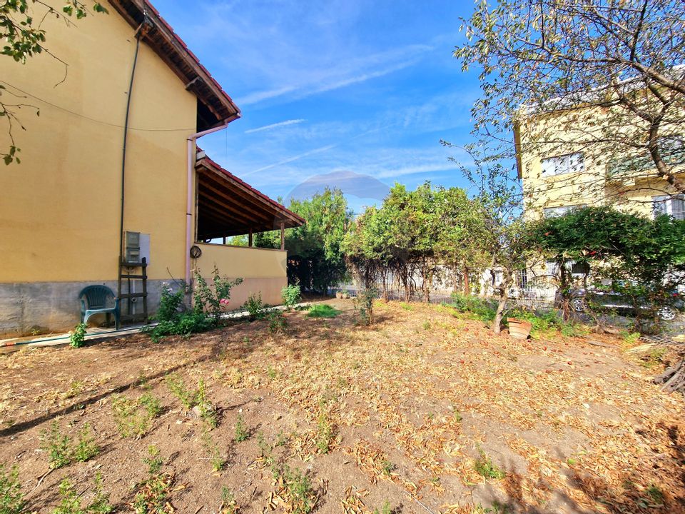 Duplex villa for sale with land of 330MP Pipera Emil Racovita