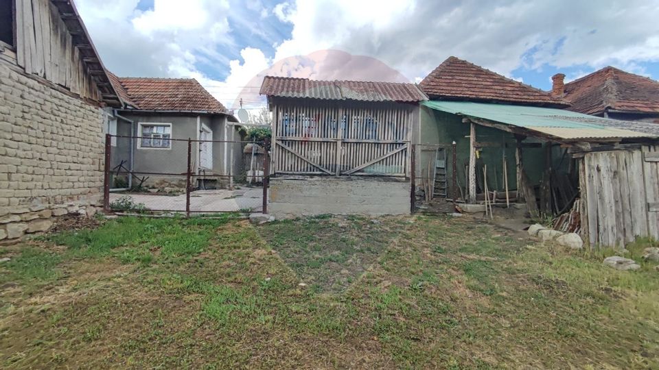 Casă cu 4 camere si teren de vânzare in com. Husasau de Tinca/Fonau