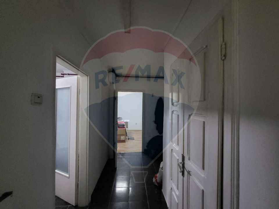 62sq.m Commercial Space for rent, Ultracentral area