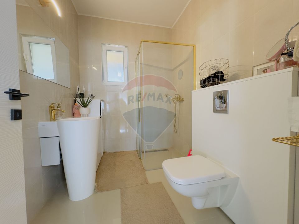 Casă / Vilă 5 camere,piscina Cart.Orizont 2 zona Metropolitana Oradea