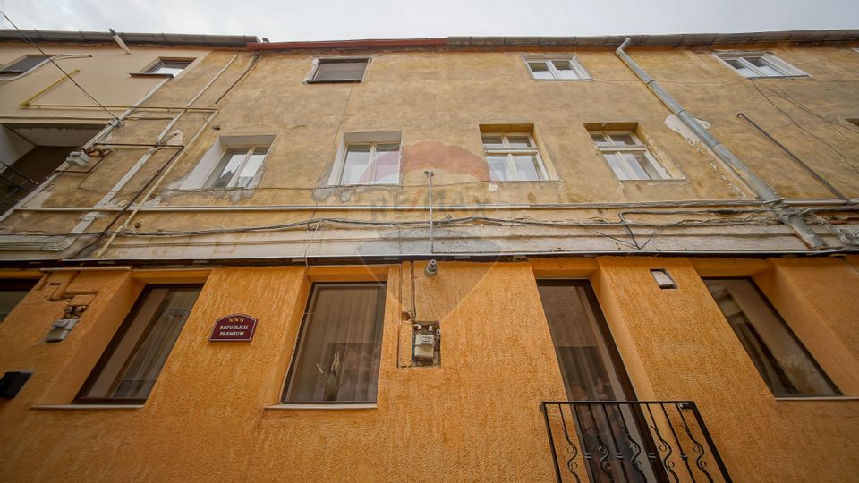 Apartament cu potențial deosebit, pe str. Republicii – Centrul Istoric