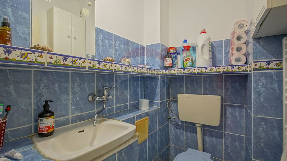 4 room Apartment for sale, Florilor area