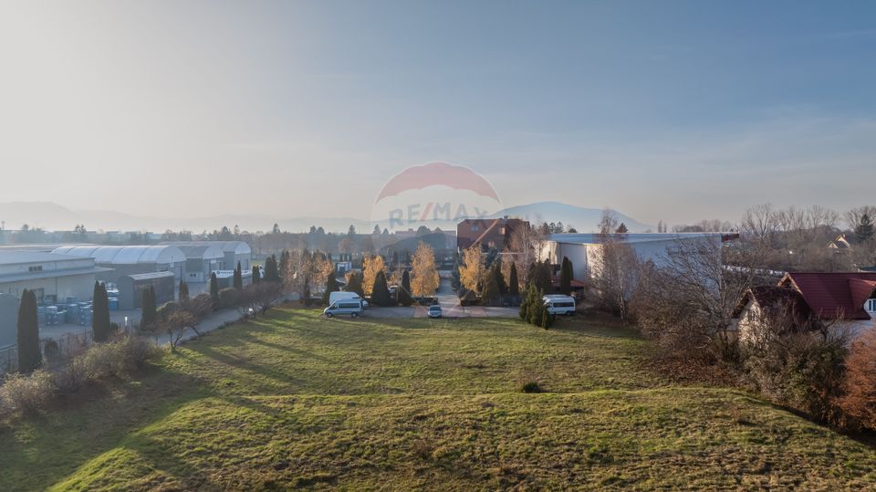 HOTEL,PISCINA SI CORT DE EVENIMENTE | 18080 MP TEREN | GRIVITEI BRASOV